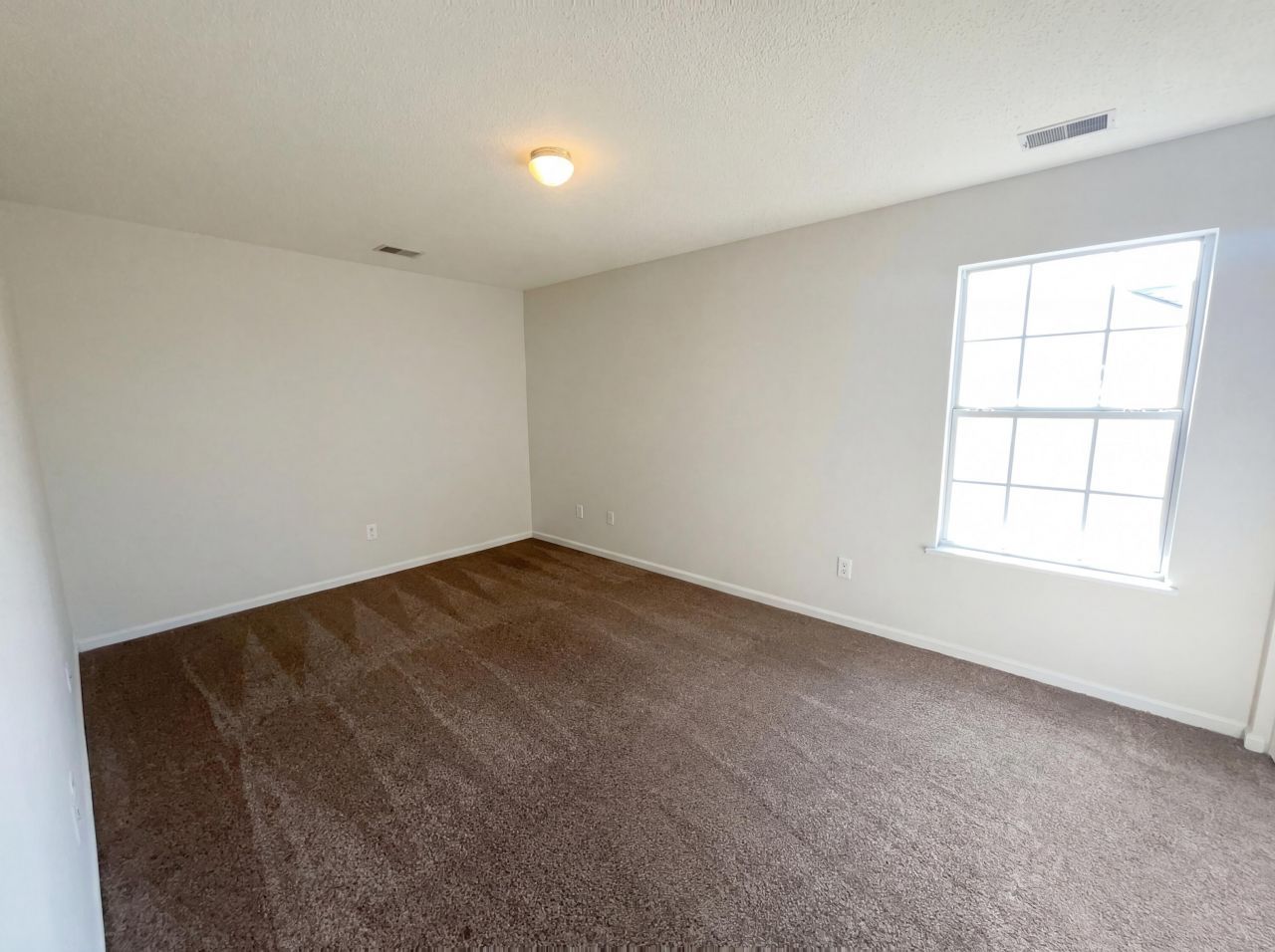 318 Aberdeen Circle Photo 13