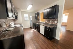 318 Aberdeen Circle photo 4