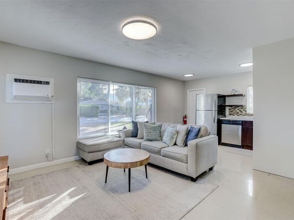 1005 NE 17th Court, Fort Lauderdale, FL 33305