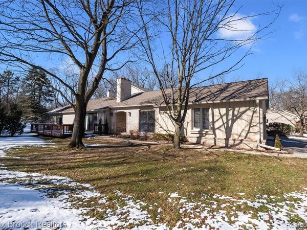1131 Timberview Trail, Bloomfield Hills, MI 48304