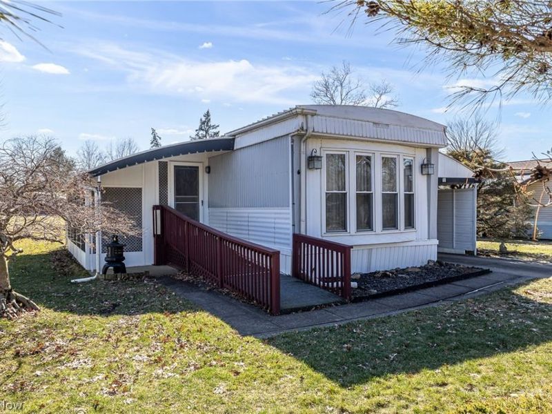 61 Parkway Street, Olmsted Falls, OH 44138 Photo 3