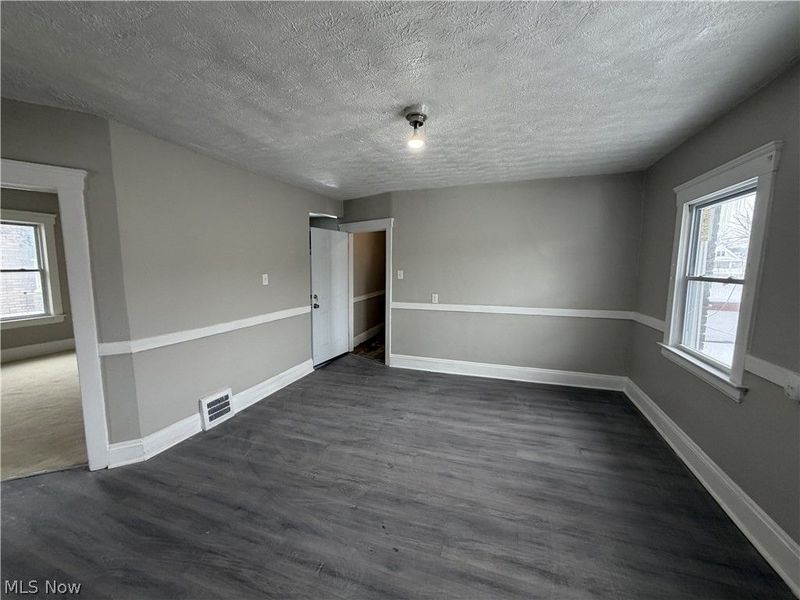 15340 Yorick Avenue, Unit 3rd floor, Cleveland, OH 44110 Photo 5