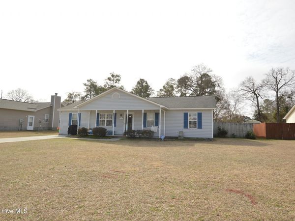 105 Potomac Court, Richlands, NC 28574