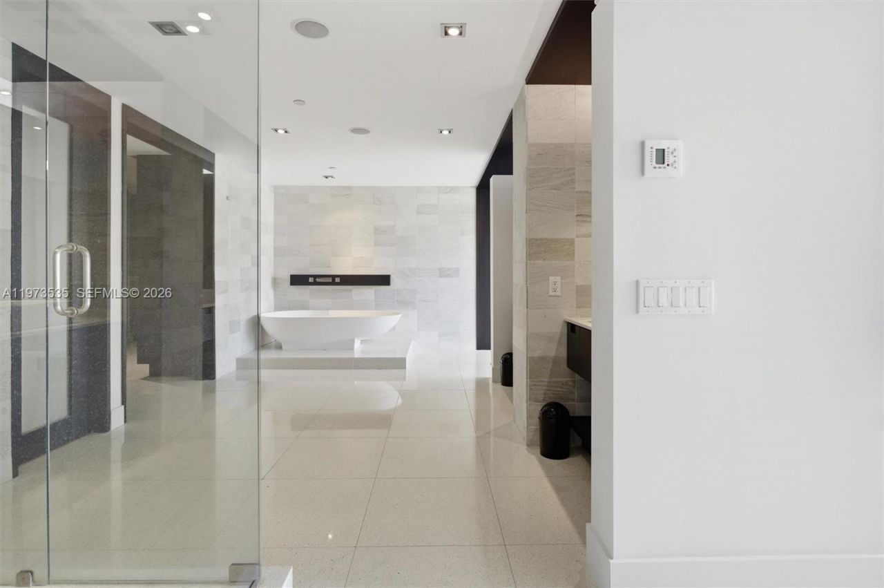 1330 Ocean Dr , Unit 3CA, Miami Beach, FL 33139 Photo