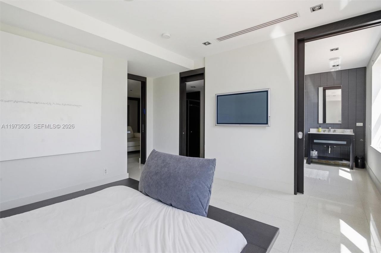 1330 Ocean Dr , Unit 3CA, Miami Beach, FL 33139 Photo