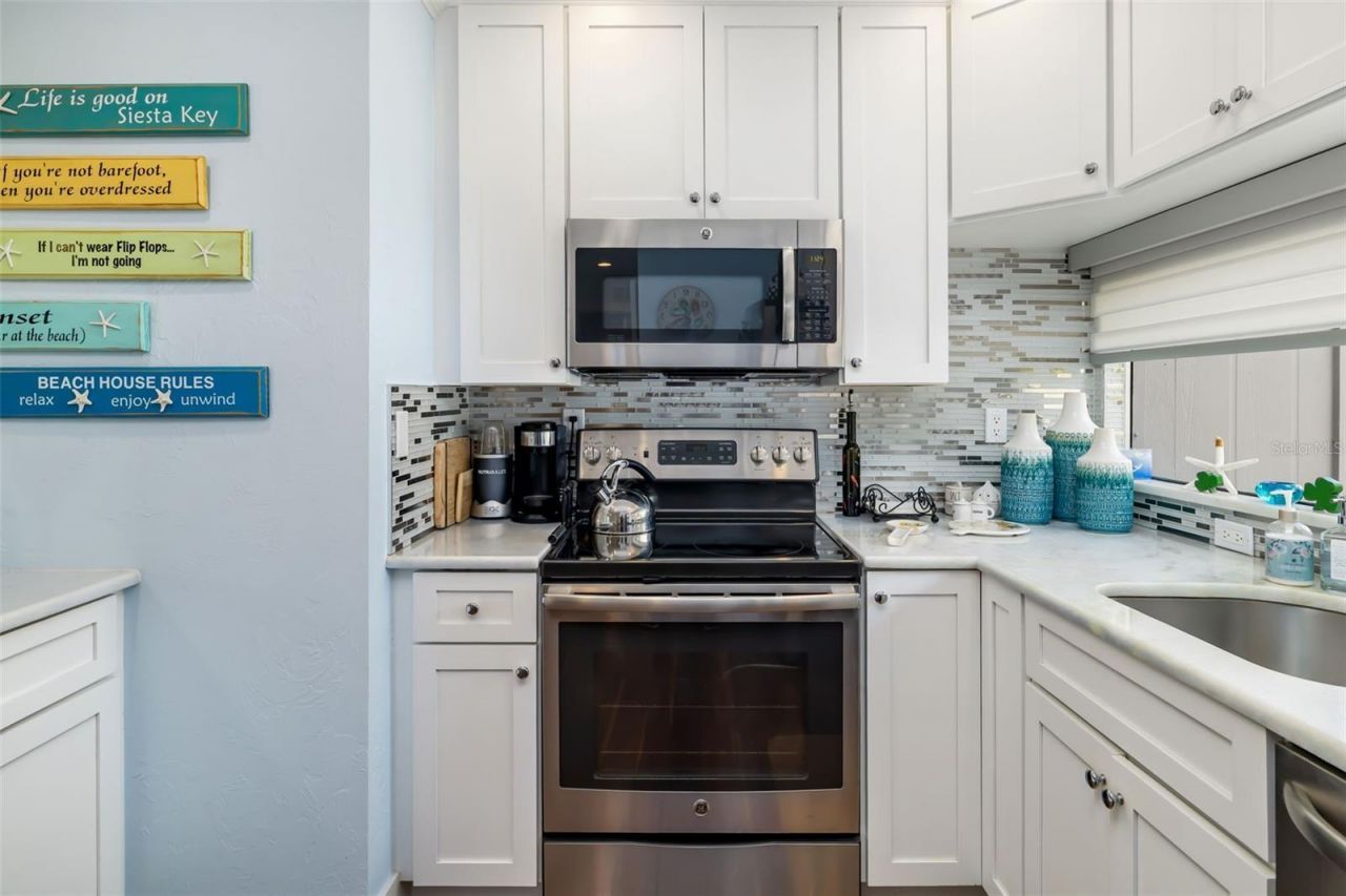 1169 W Peppertree Drive, Unit 118A, Sarasota, FL 34242 Photo