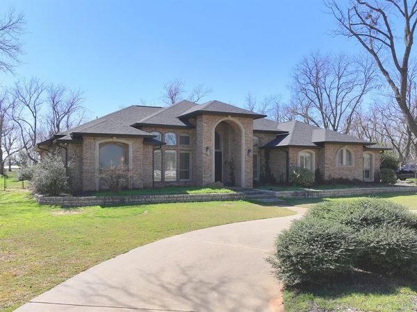 8810 S Hampton Drive , Granbury, TX 76049