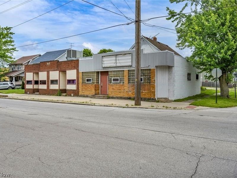 1755 Oberlin Avenue, Lorain, OH 44052 Photo 2