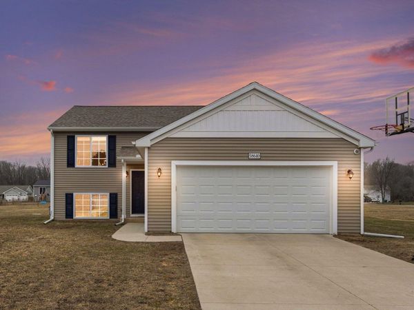 58640 Pond View Lane, Three Rivers, MI 49093