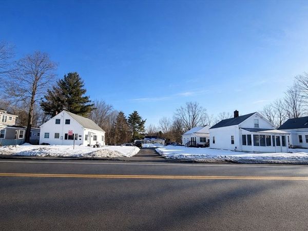 699-707 Main St, Amherst, MA 01002