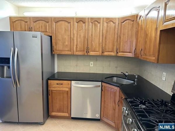 126 Raintree Lane, MAHWAH, NJ 07430