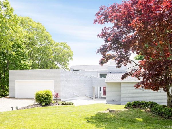 6 Bay View Drive , Hampton Bays, NY 11946