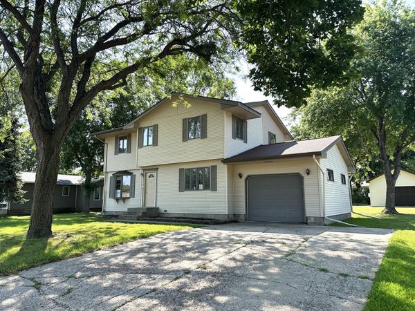 1333 Walnut Street, Dawson, MN 56232