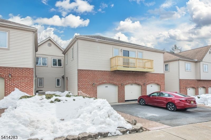 140 Sunrise Dr, Hanover, NJ 07981 Main Photo