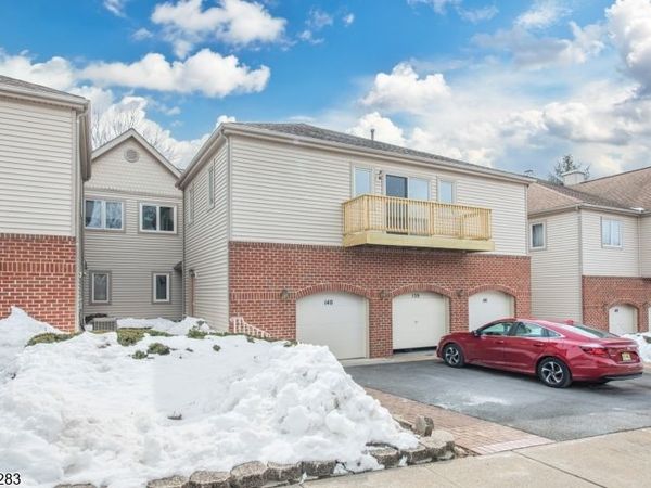 140 Sunrise Dr, Hanover, NJ 07981