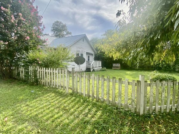 1825 Newman Town Rd, Pigeon Forge, TN 37862