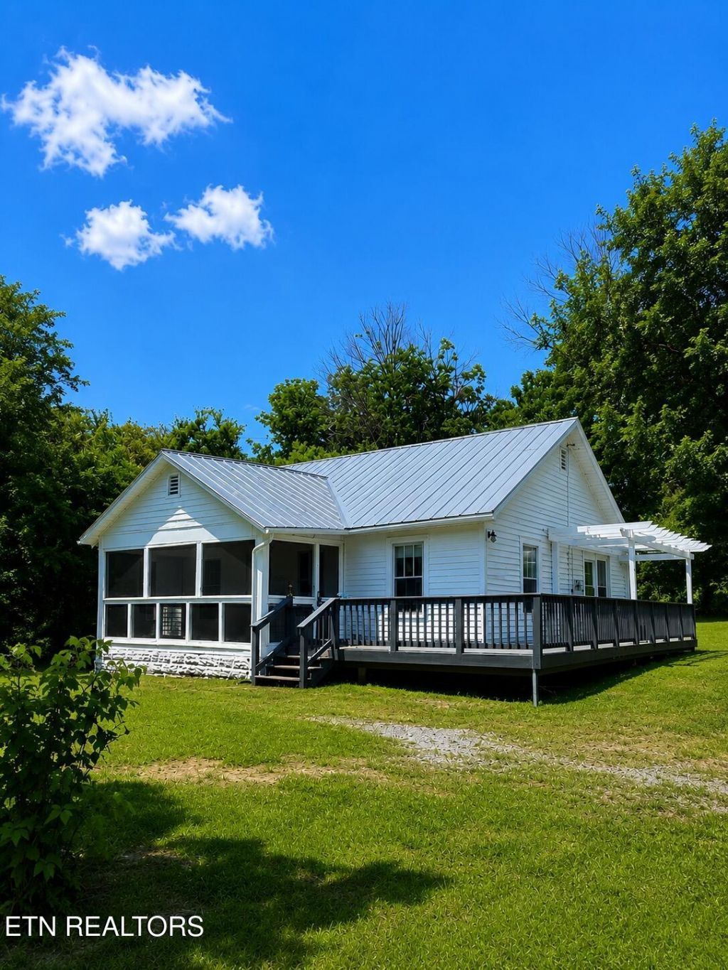 1825 Newman Town Rd, Pigeon Forge, TN 37862 Main Photo