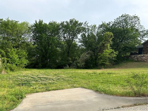 2249 N Main Street , Tulsa, OK 74106