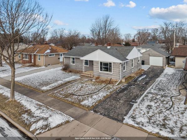 920 E MARQUETTE STREET, Appleton, WI 54911