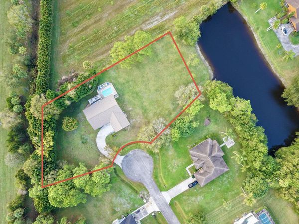 8690 Shadylake Lane, Fort Pierce, FL 34947