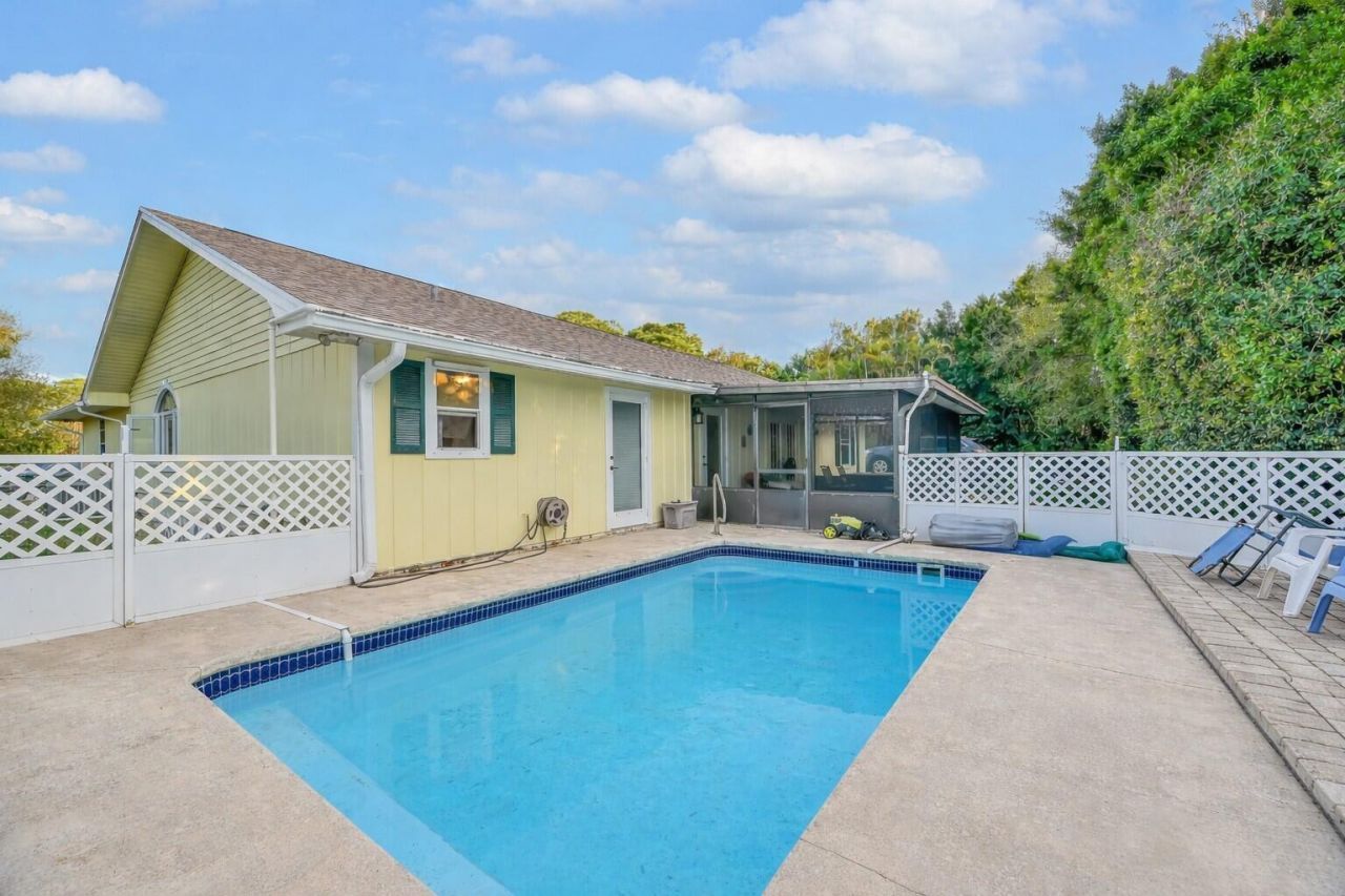 8690 Shadylake Lane, Fort Pierce, FL 34947 Photo