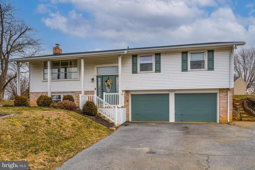 15 MAIN STREET, AKRON, PA 17501