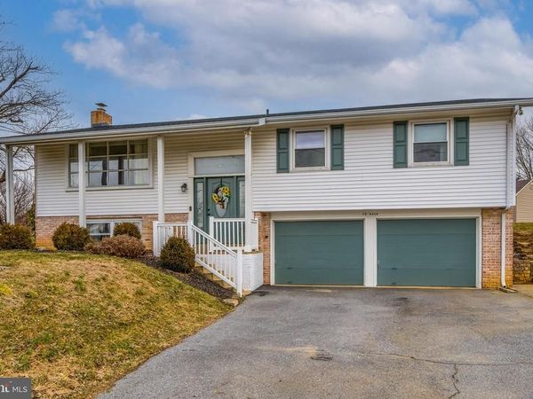 15 MAIN STREET, AKRON, PA 17501