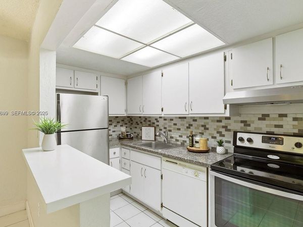 6530 NW Lake Patricia , Unit E25, Miami Lakes, FL 33014