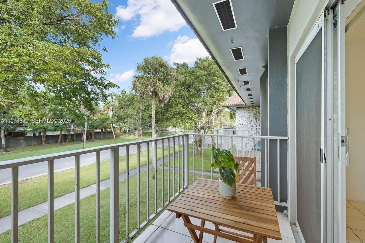 6530 NW Lake Patricia , Unit E25, Miami Lakes, FL 33014 Photo