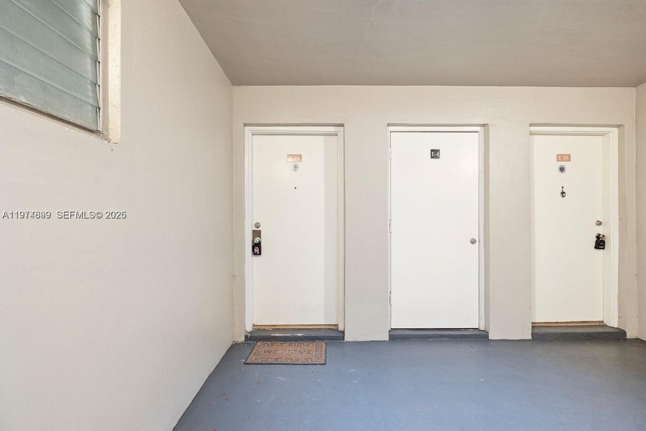 6530 NW Lake Patricia , Unit E25, Miami Lakes, FL 33014 Photo