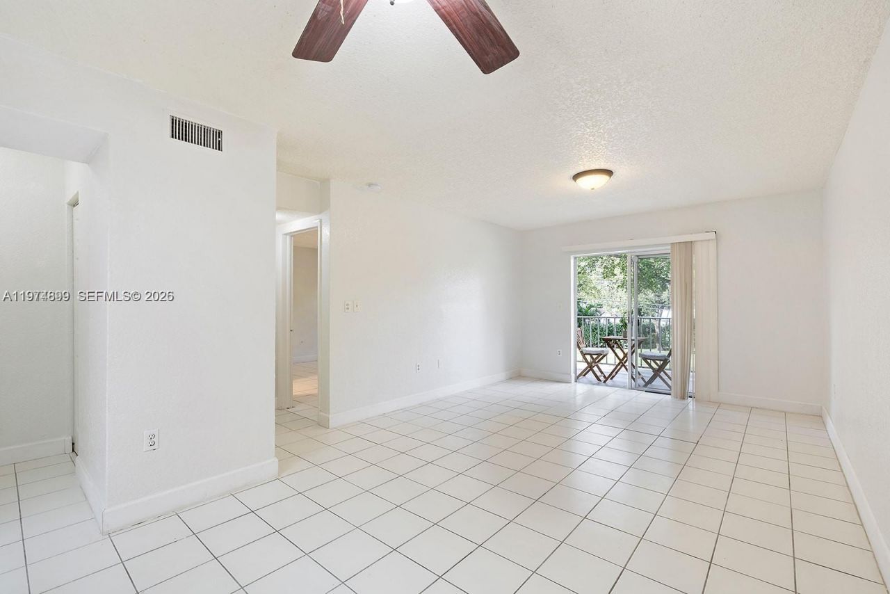 6530 NW Lake Patricia , Unit E25, Miami Lakes, FL 33014 Photo
