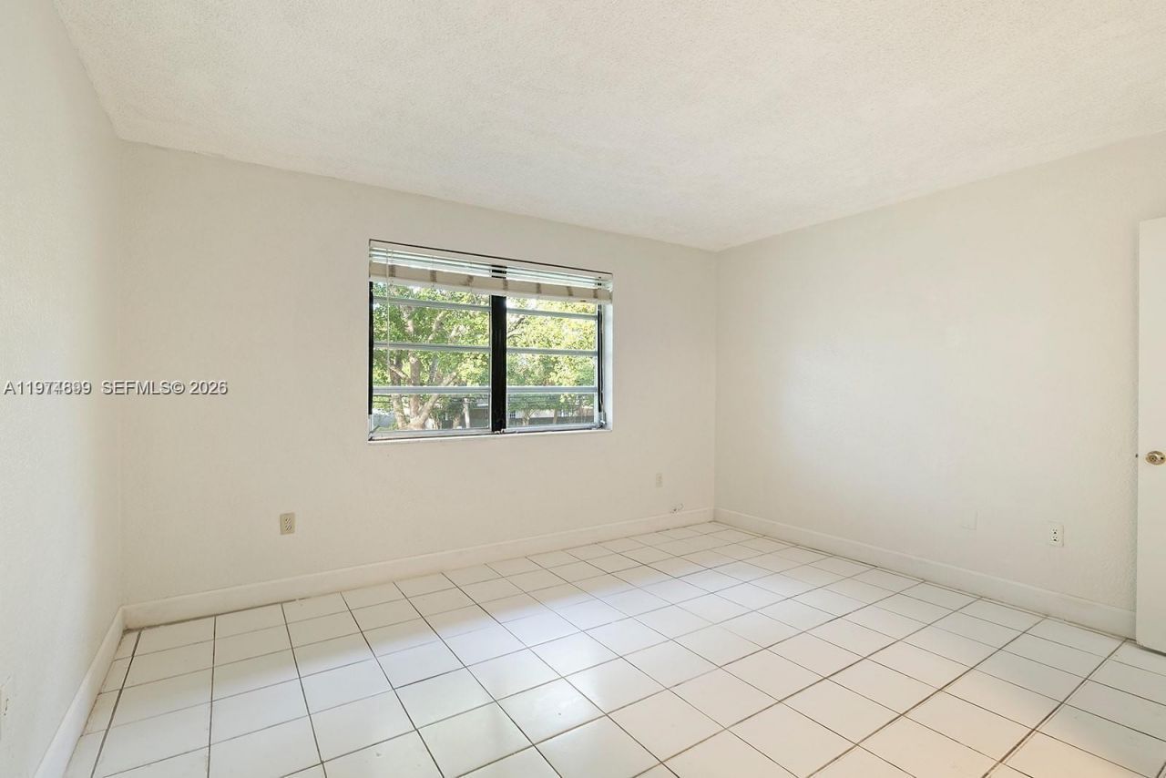 6530 NW Lake Patricia , Unit E25, Miami Lakes, FL 33014 Photo