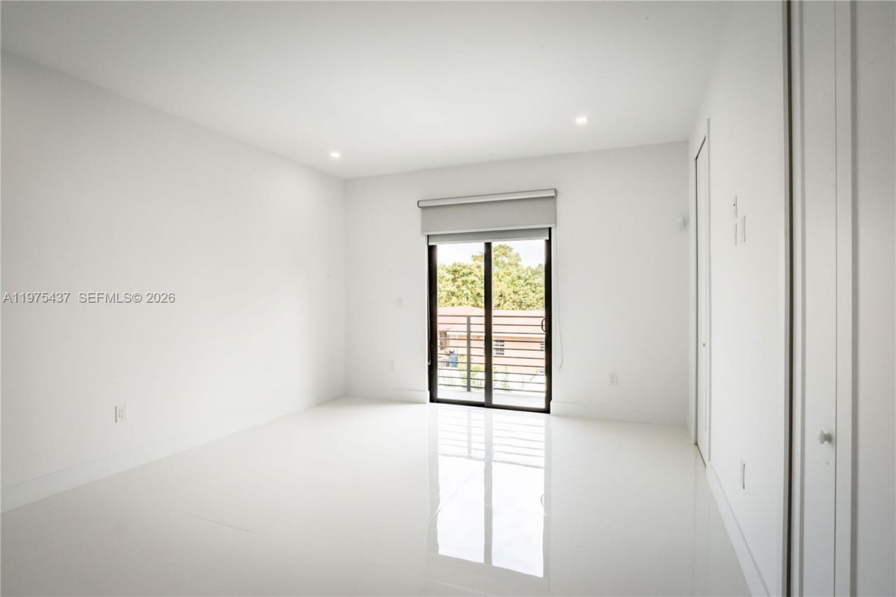 3107 SW 26th St , Unit 3107, Miami, FL 33133 Photo