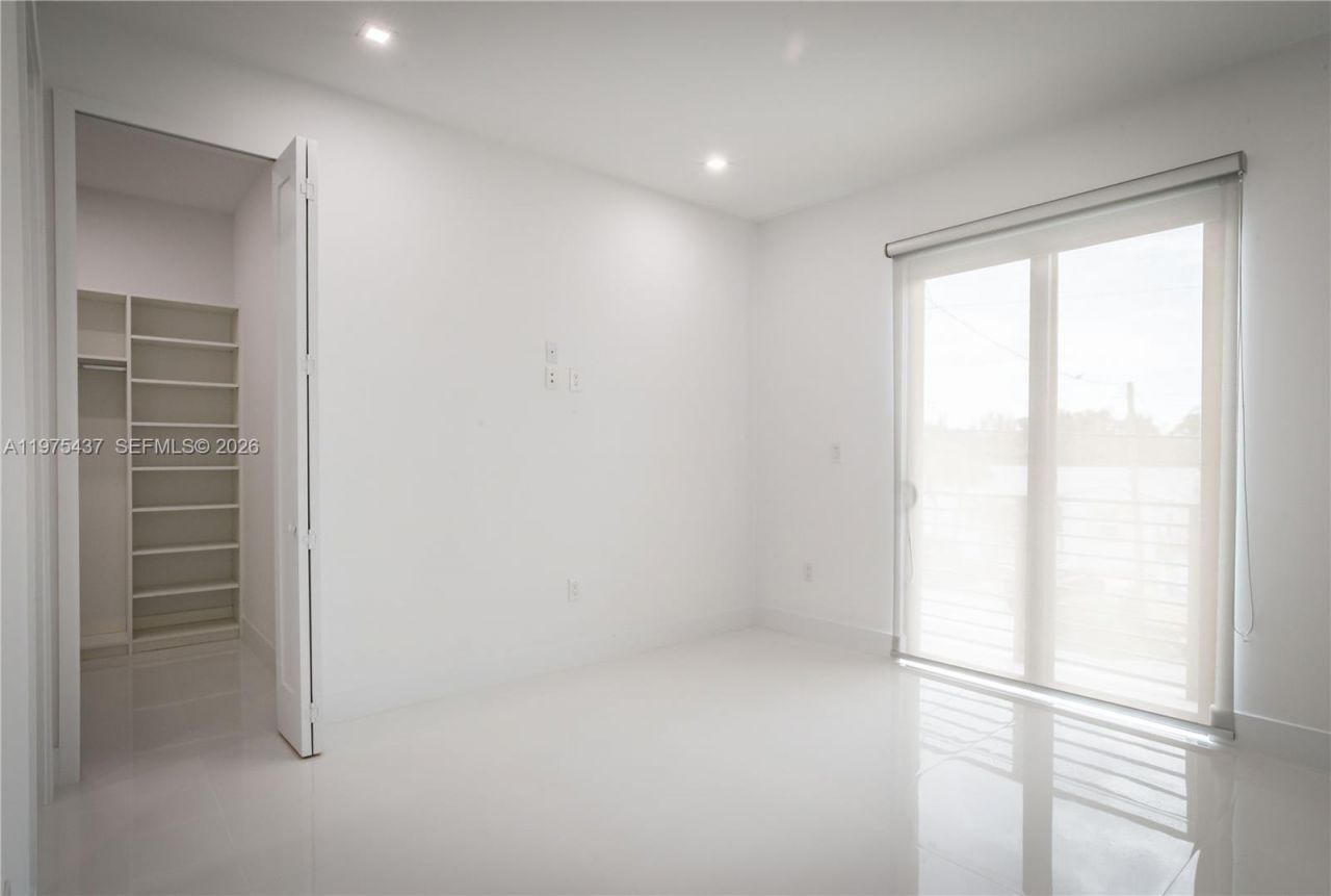 3107 SW 26th St , Unit 3107, Miami, FL 33133 Photo