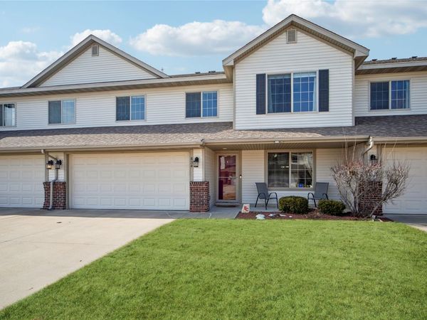 834 SE Crabapple Drive , Waukee, IA 50263