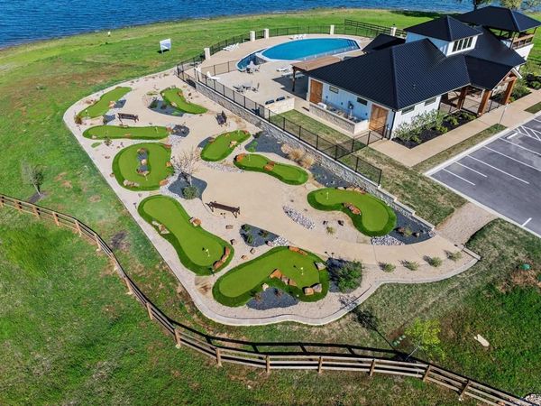 381 Lakewood Lane , Honey Grove, TX 75446