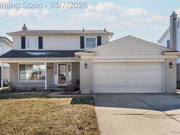 19922 Parkside Street, St. Clair Shores, MI 48080