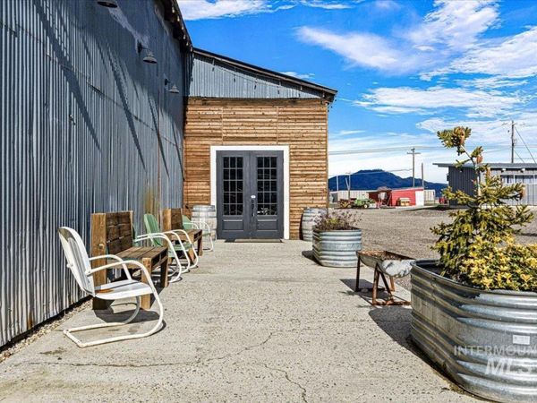 2731 Cherry Ln, Emmett, ID 83617