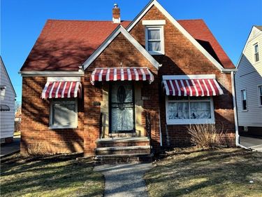 16301 Cloverside Avenue, Cleveland, OH 44128