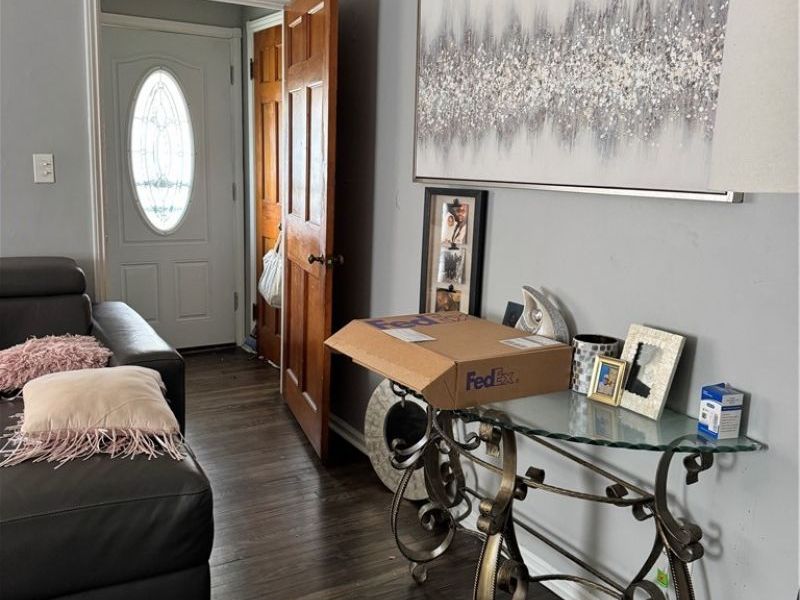 16301 Cloverside Avenue, Cleveland, OH 44128 Photo 2