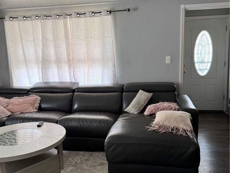 16301 Cloverside Avenue, Cleveland, OH 44128 Photo 3