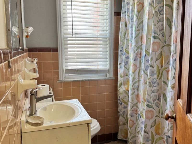 16301 Cloverside Avenue, Cleveland, OH 44128 Photo 5