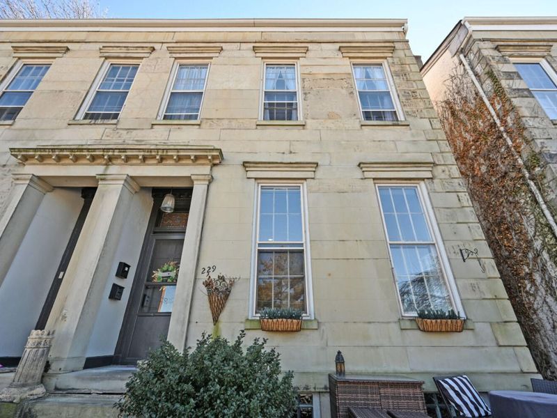 229 Riverside Drive, Unit 1F, Covington, KY 41011 Photo 2