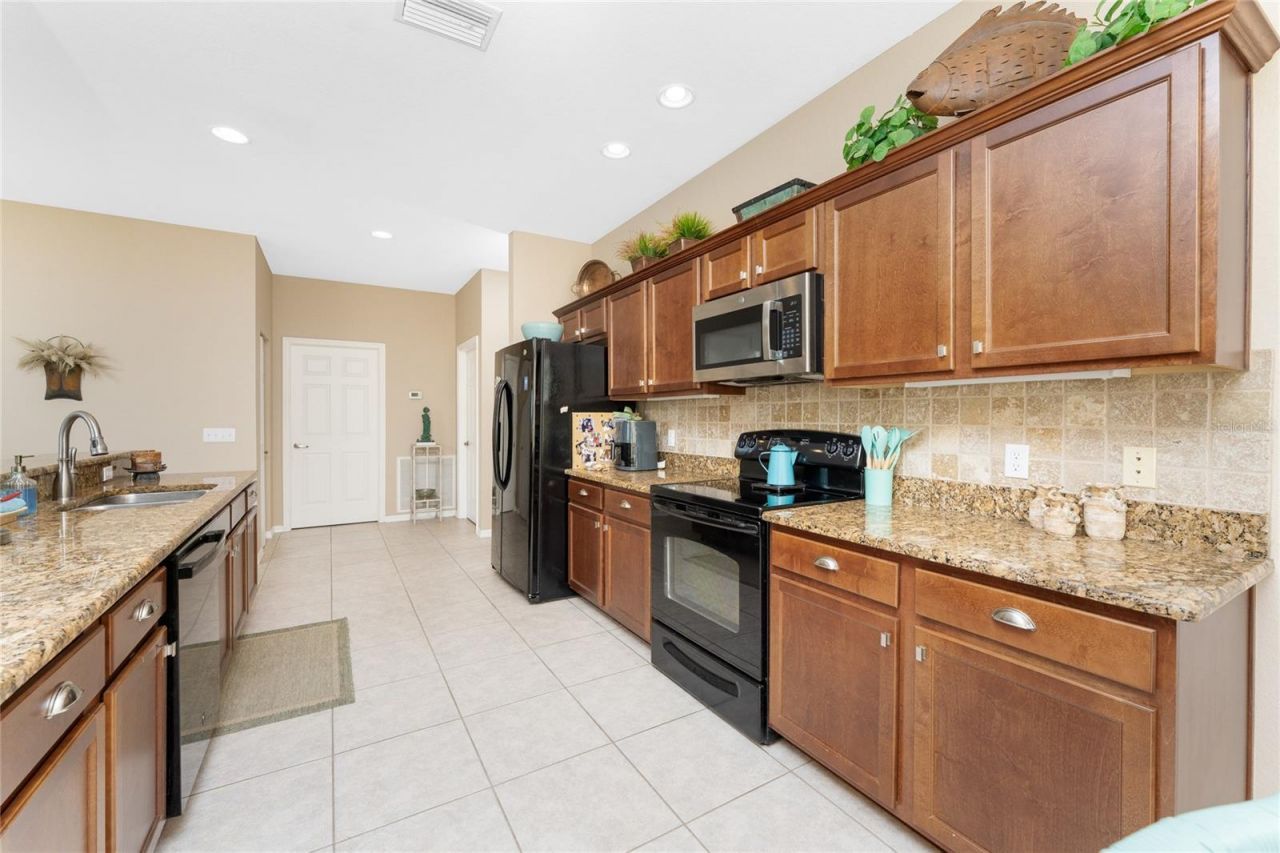 25567 Heritage Lake Boulevard, Unit 29, Punta Gorda, FL 33983 Photo