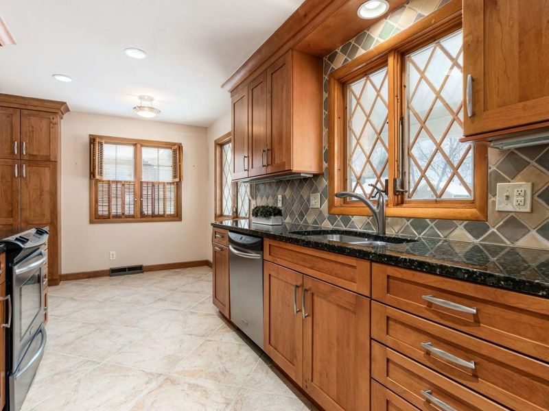 5822 Falmouth Court, Columbus, OH 43085 Photo 7