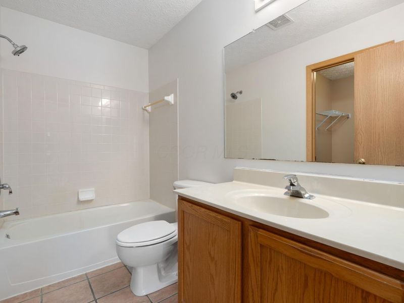 7887 Antonio Lane , Blacklick, OH 43004 Photo 13