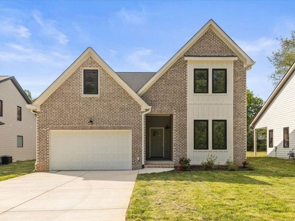 10549 E E Brainerd Road, Apison, TN 37302