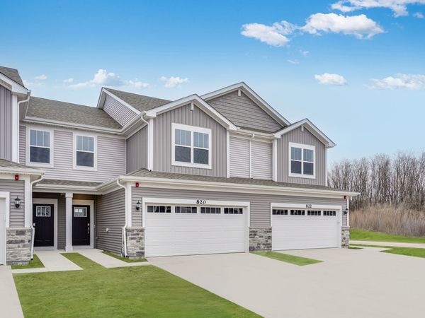 820 Lindsay Lane , West Dundee, IL 60118