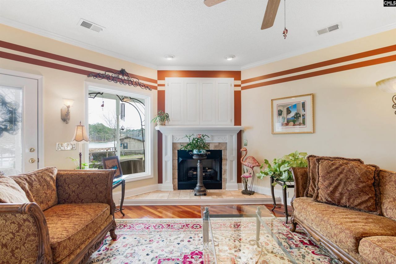 624 East Point Drive Photo 10