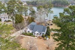 624 East Point Drive photo 4